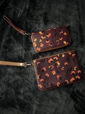 Floral Burgundy Wristlet Set with Tan Trim